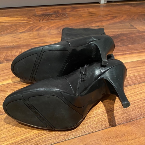 Nine West Round Toe Boots - Picture 6 of 8